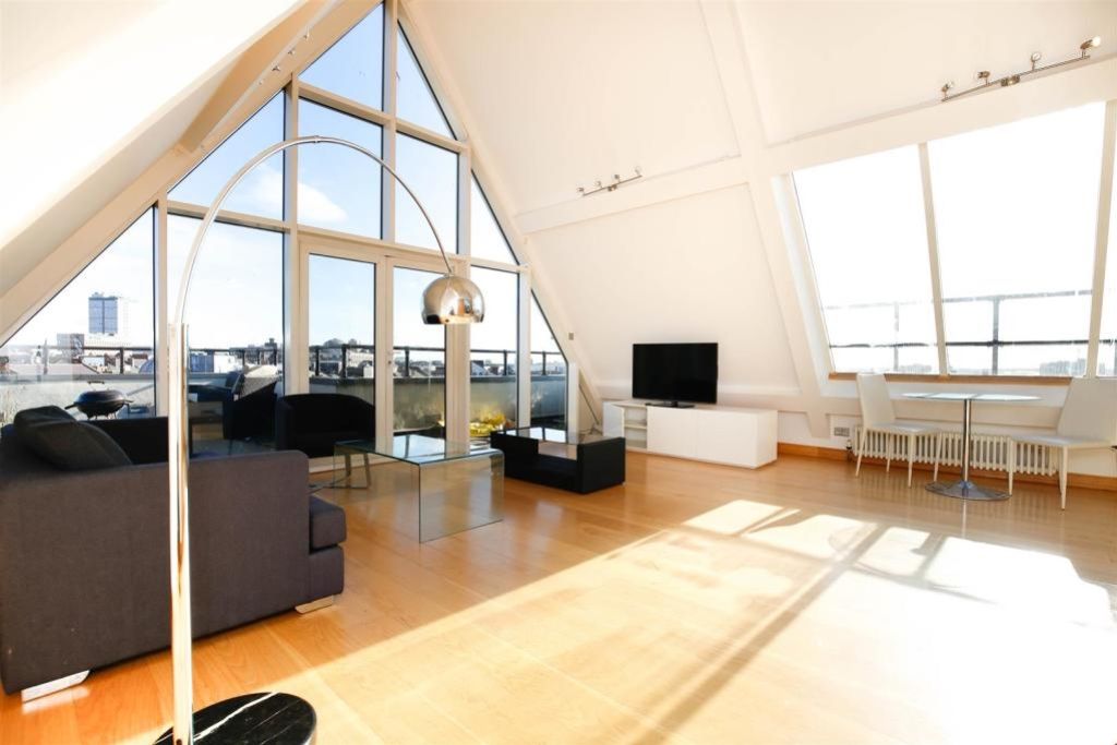 Property photo 2 of 13 2