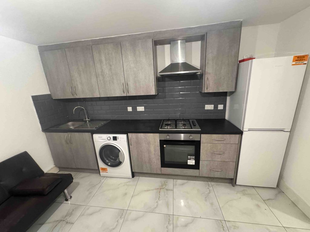 Property photo 2 of 8 Gallery