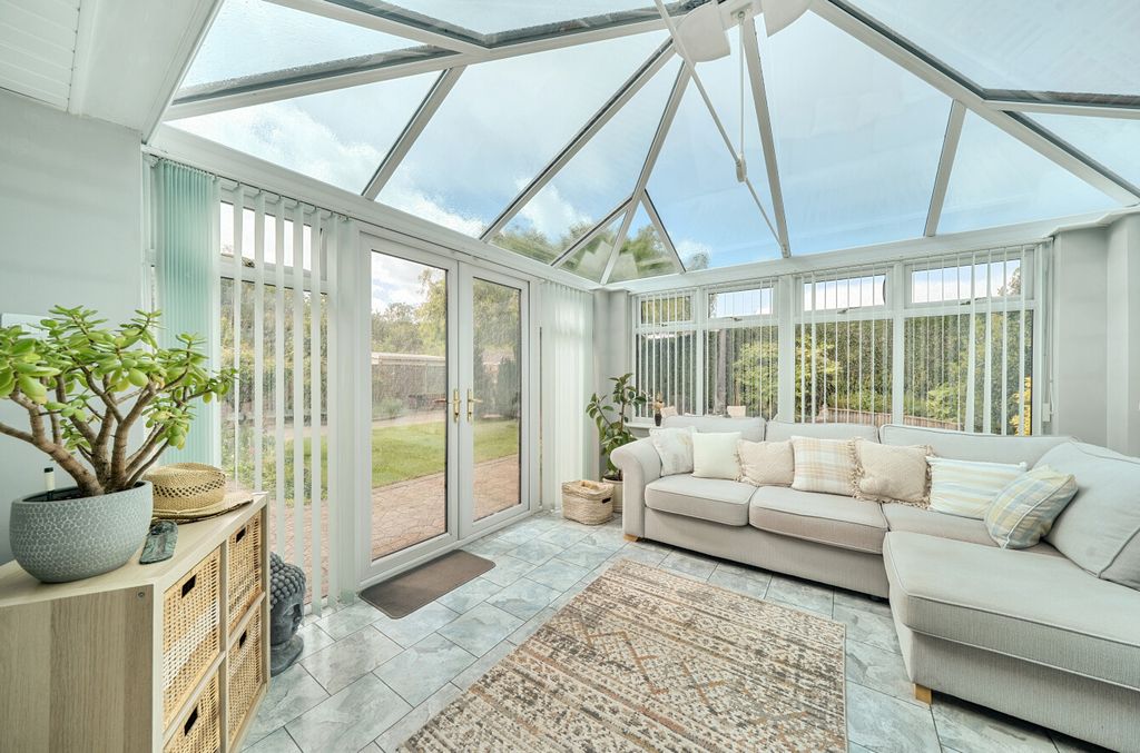 Property photo 3 of 15 1457227-23-6A04c3...