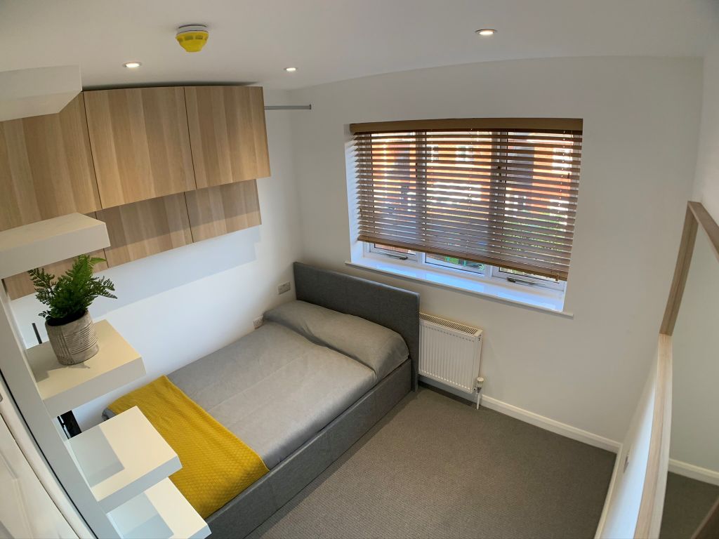 Property photo 3 of 6 Bedroom