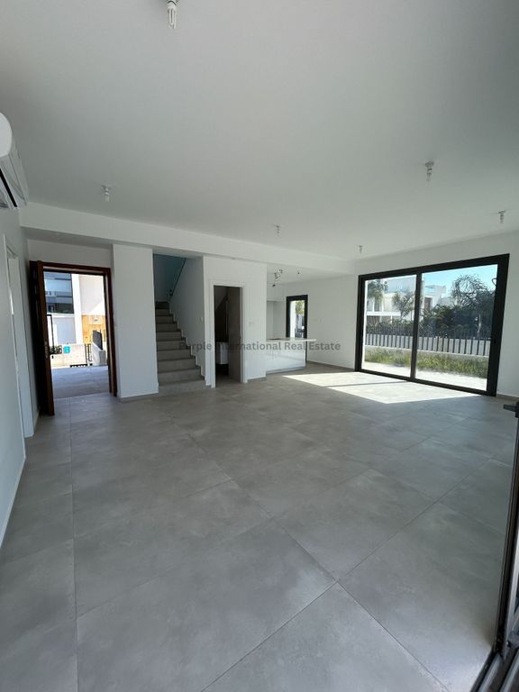 Property photo 2 of 29