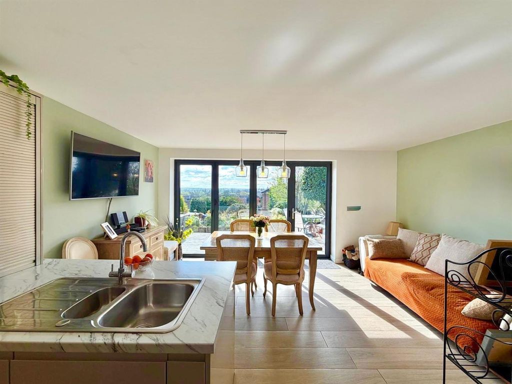 Property photo 3 of 27 Whatsapp Image 2026-03-31 At 16.50.26.Jpeg