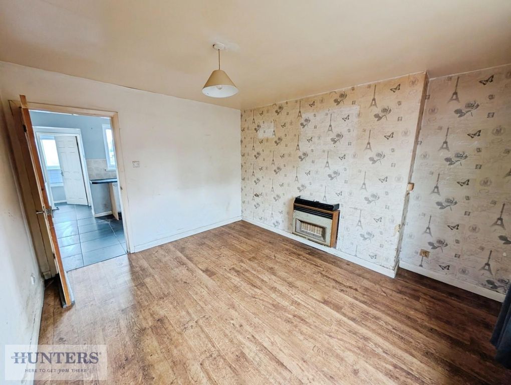 Property photo 3 of 9 Lounge