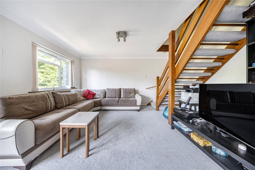 Property photo 3 of 21 Living Room