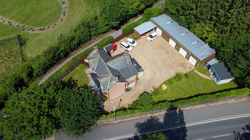 Property photo 2 of 23