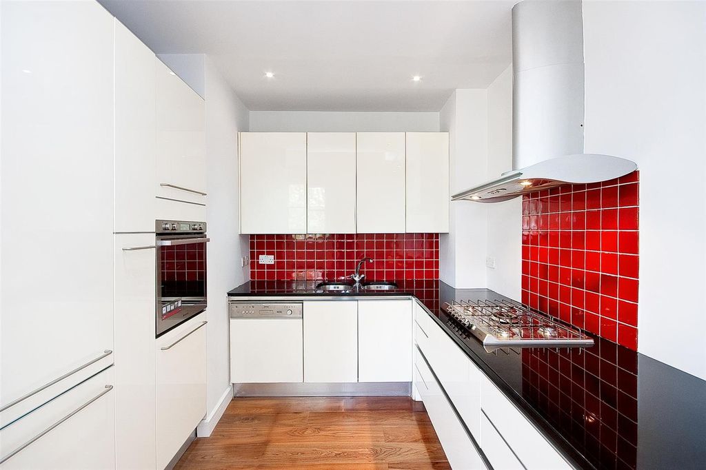 Property photo 2 of 12 Kitchen