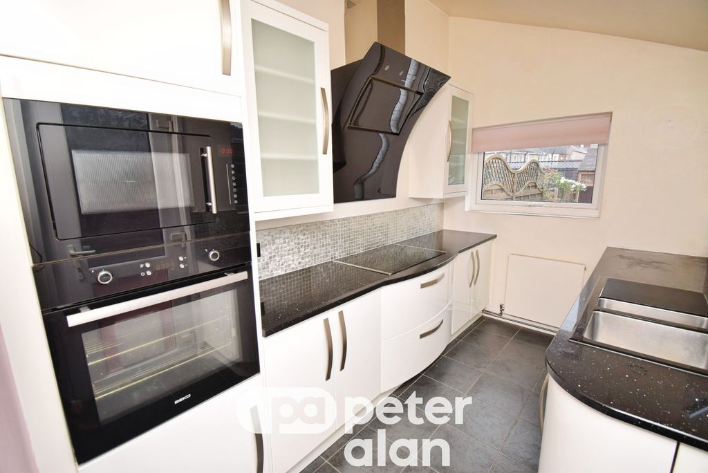 Property photo 2 of 11 Image