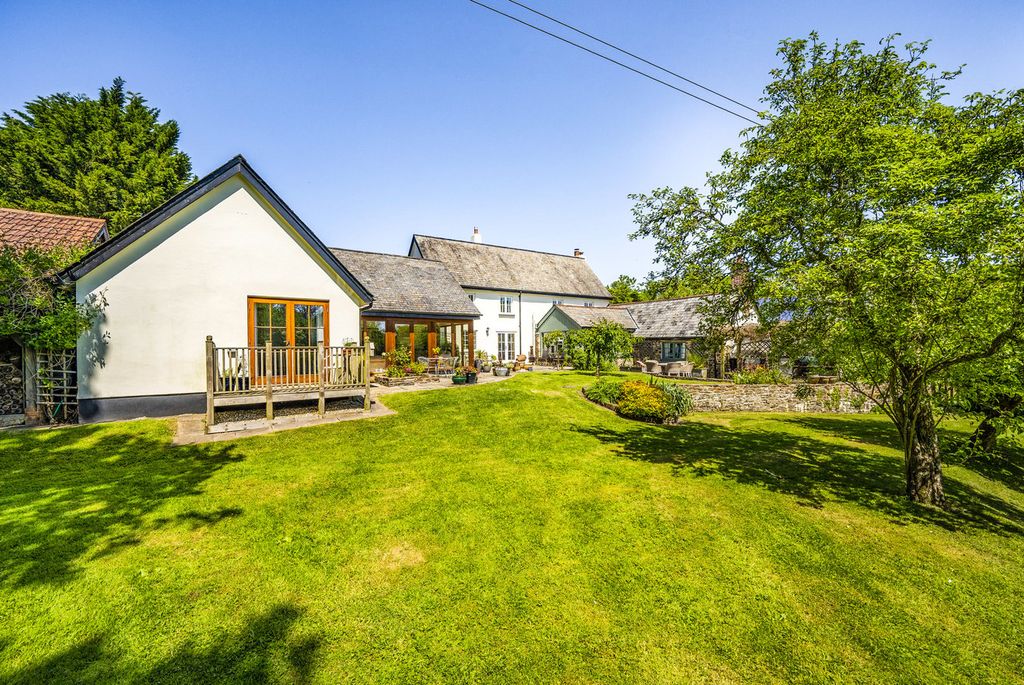 Property photo 2 of 14
