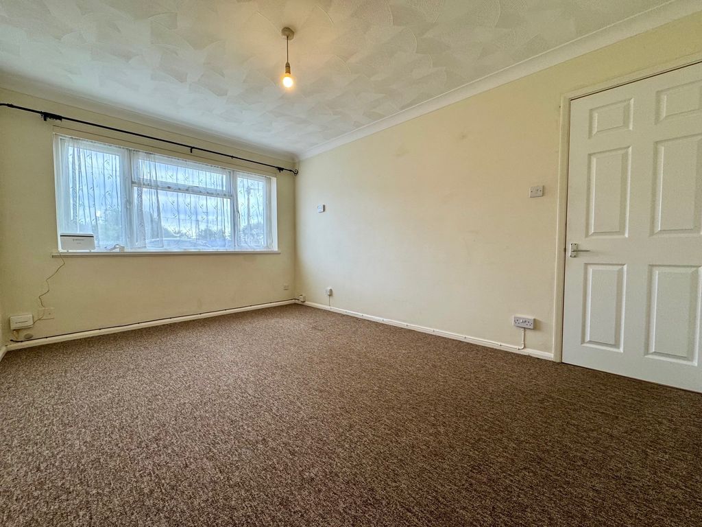 Property photo 3 of 8 Living Room