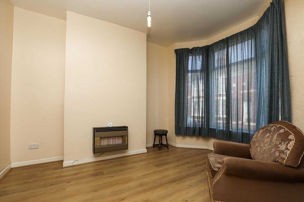 Property photo 2 of 12 Lounge