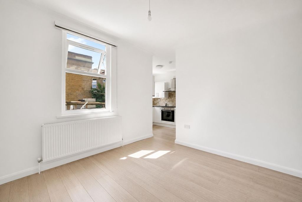 Property photo 3 of 11 1.Jpg