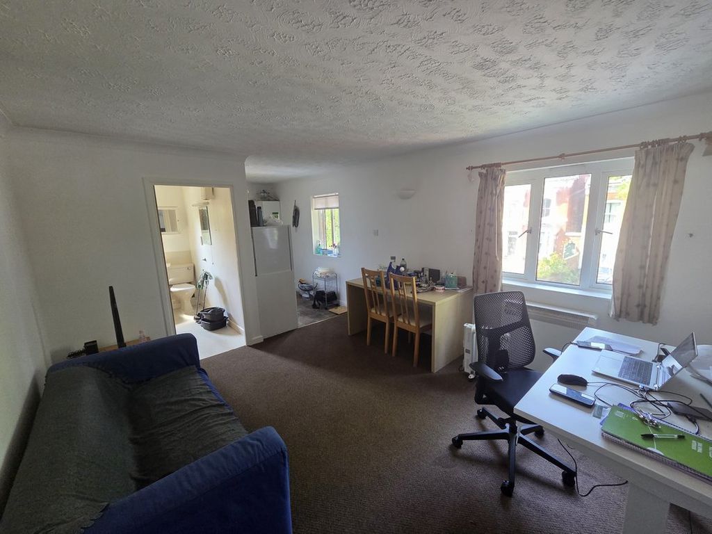 Property photo 2 of 11 Photo 1