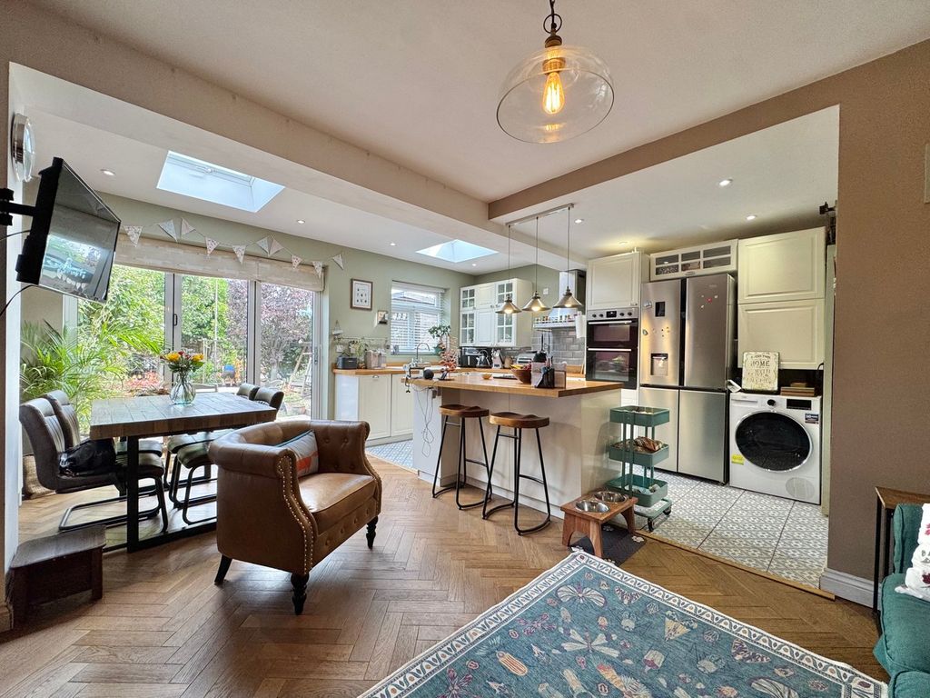 Property photo 3 of 17