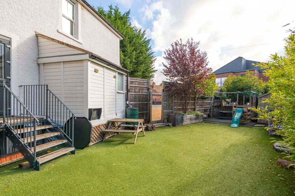 Property photo 2 of 34