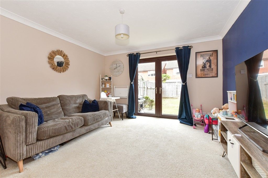 Property photo 1 of 9 Lounge