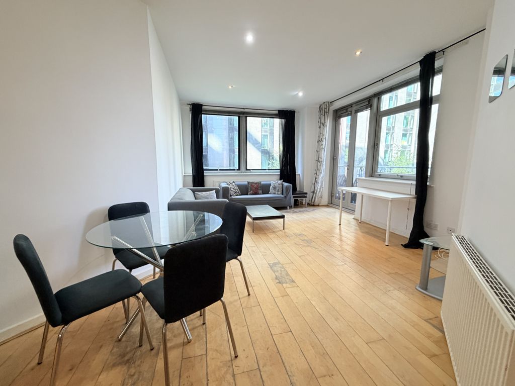 Property photo 1 of 8 Large Apartment Available In The Heart Of The City Center