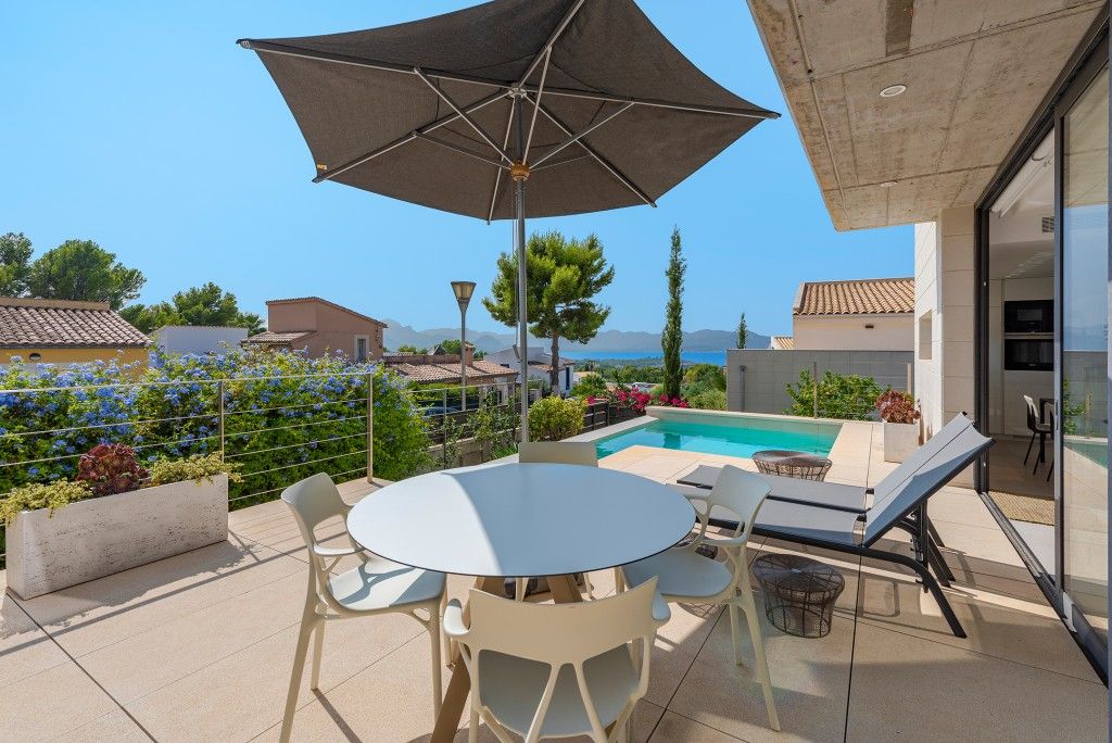 Property photo 3 of 20 Pool Terrace (1)