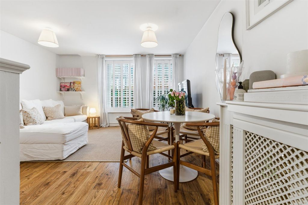 Property photo 1 of 22 Crossways House, Llandaff (15).Jpg