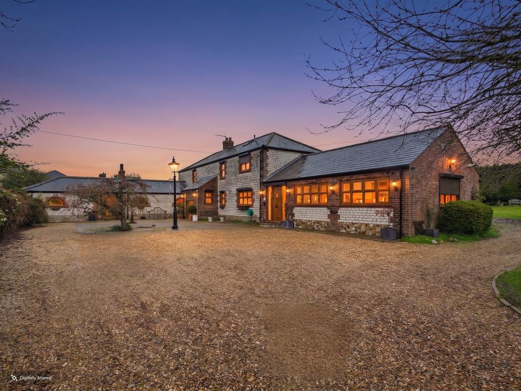 Property photo 1 of 52