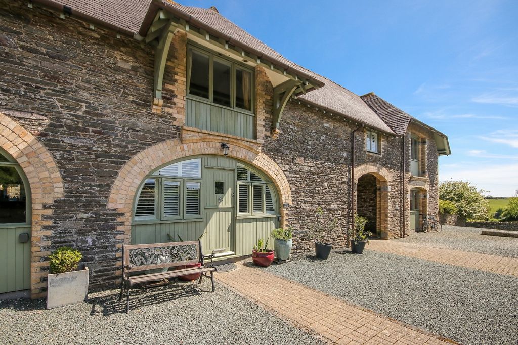 Property photo 1 of 18 Hobbit Cottage