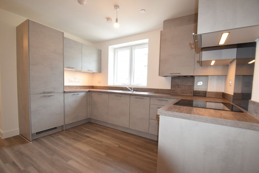 Property photo 3 of 6 Kitchen