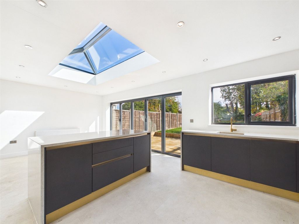 Property photo 3 of 12 Picture No. 17
