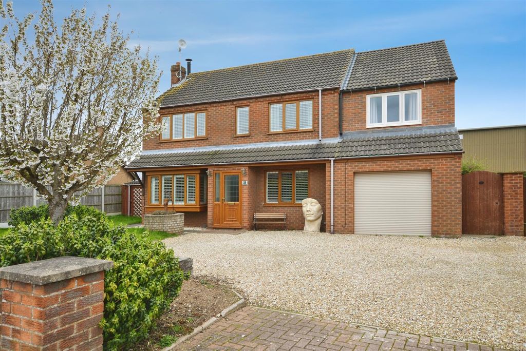 Property photo 1 of 28 Front