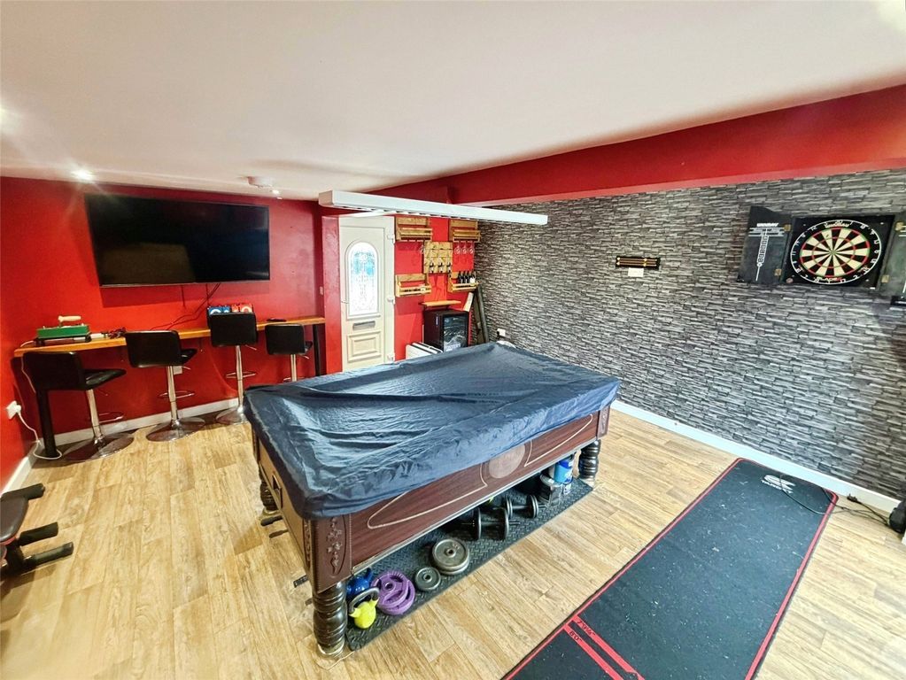 Property photo 3 of 18 Games Room