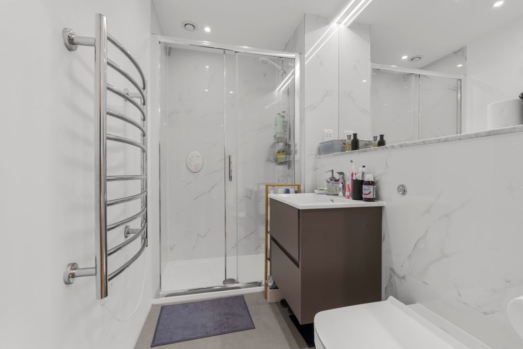 Property photo 3 of 14 5587975