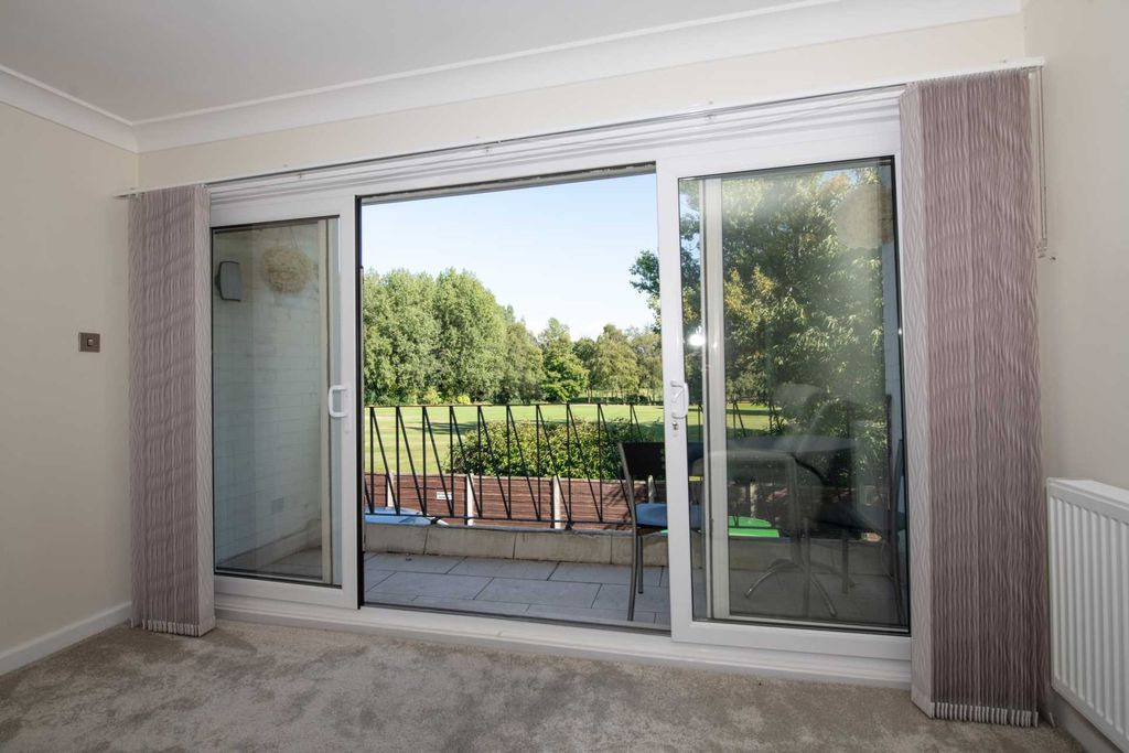 Property photo 3 of 12