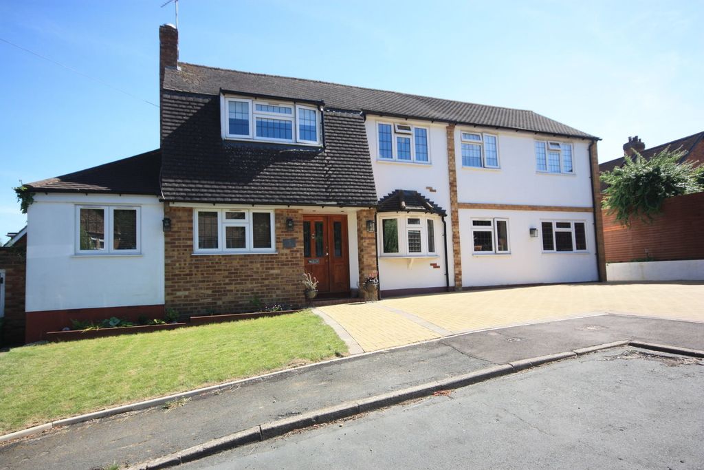 Property photo 1 of 16