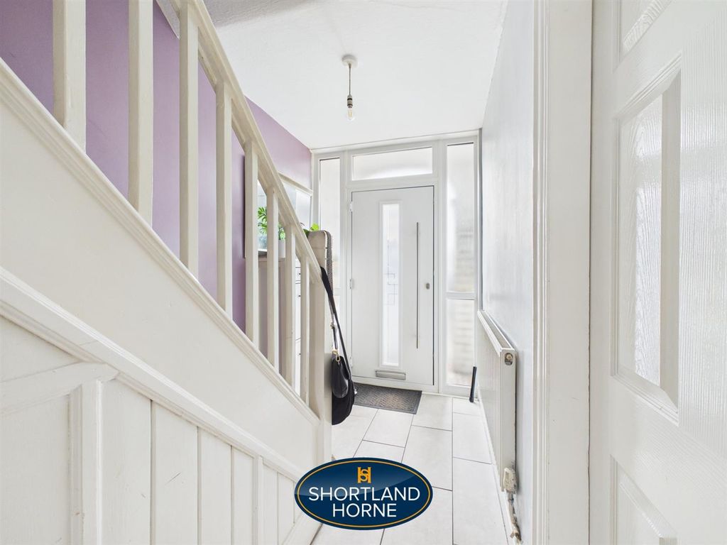 Property photo 3 of 18 Hallway