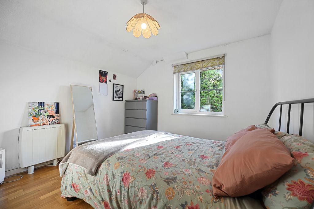 Property photo 3 of 9 Cs - 7 Elizabeth Mews - 7 (1)