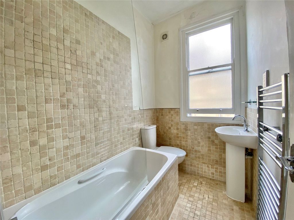 Property photo 3 of 12 Picture No. 10