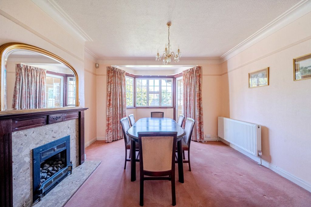 Property photo 3 of 19 Dining Room