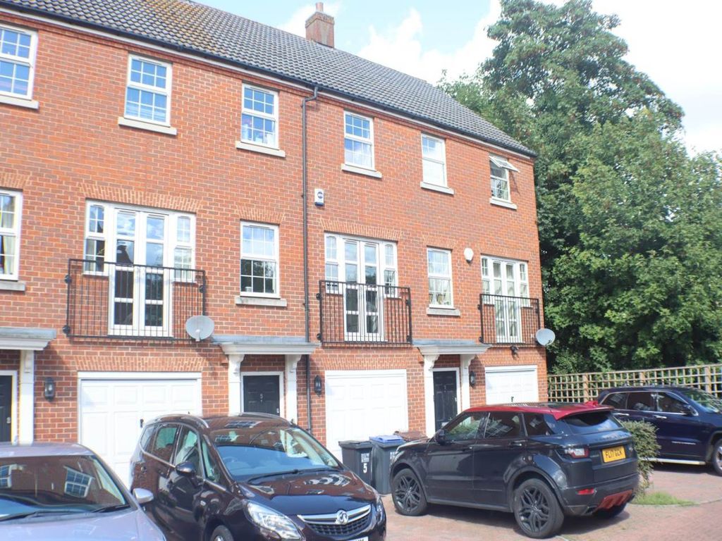 Property photo 1 of 8 197Ab826-F674-47F0-9d2F-985Ea4F885Ef