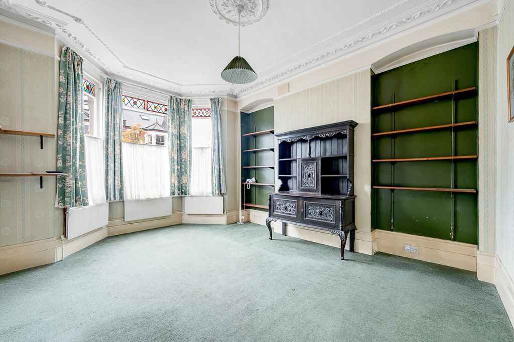 Property photo 2 of 12 2 St Marys Grove-14.Jpg