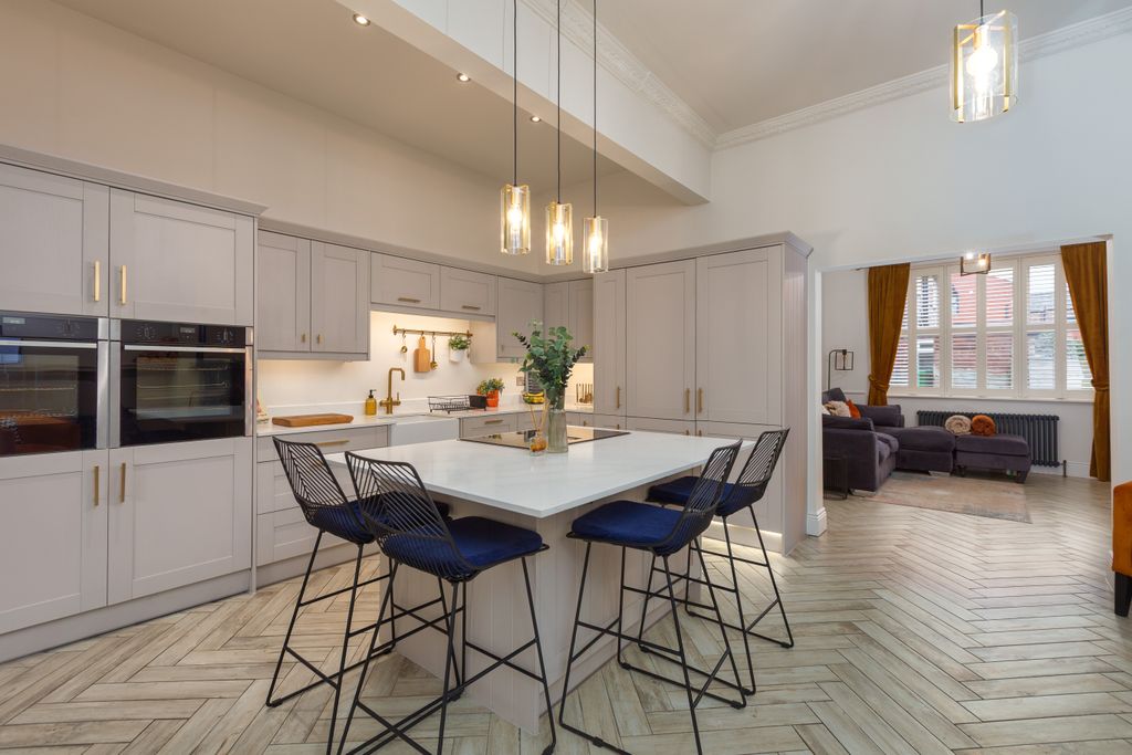 Property photo 2 of 26 14