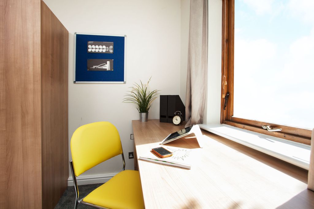 Property photo 2 of 6 Room 2