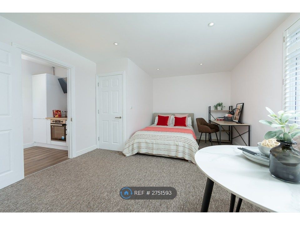 Property photo 2 of 10 Studio 1