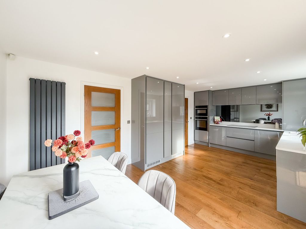 Property photo 2 of 23 Dining Kitchen