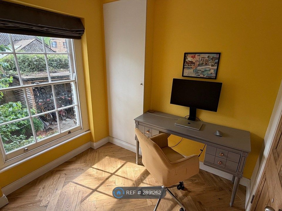 Property photo 2 of 8
