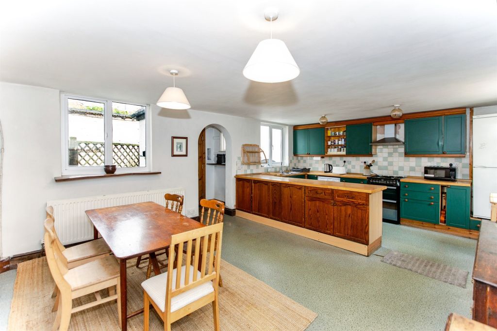 Property photo 3 of 17