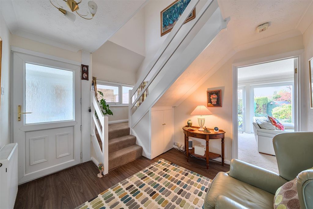 Property photo 3 of 17 1376407-2-690c9c0Bb3E99.Jpg