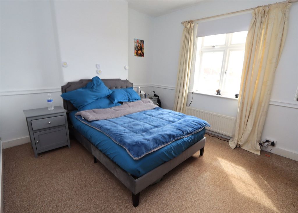 Property photo 2 of 10 Bedroom 1