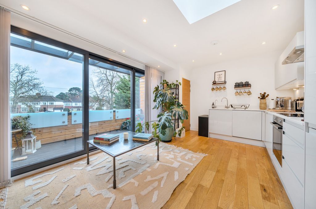 Property photo 1 of 17 1388161-18-694A50...