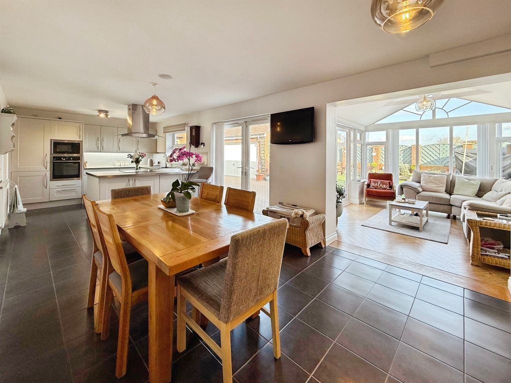 Property photo 2 of 23