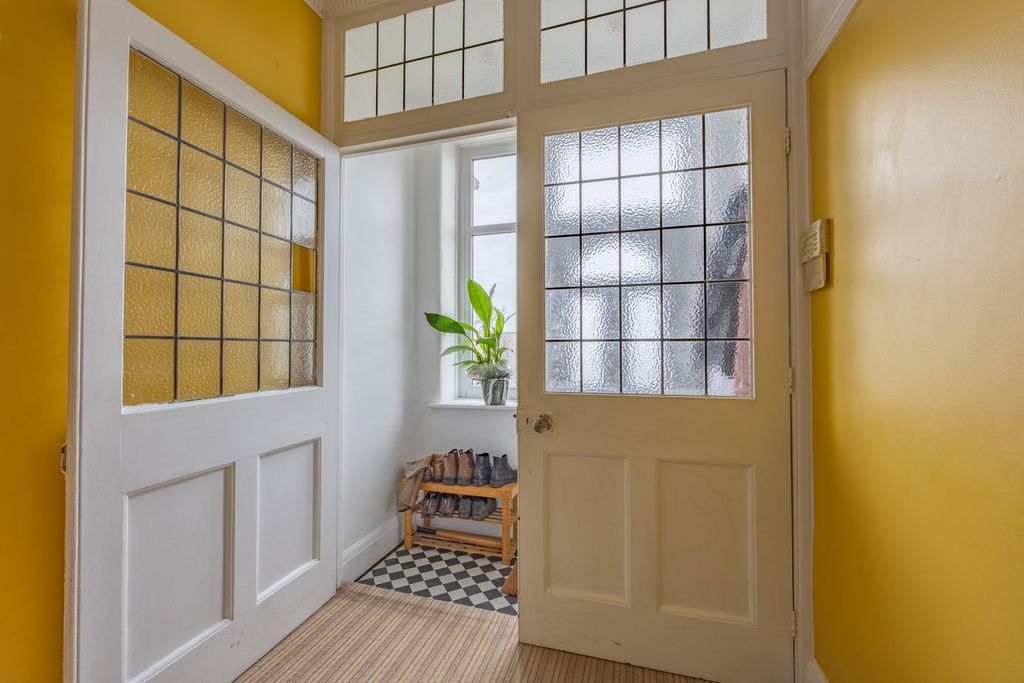 Property photo 2 of 41