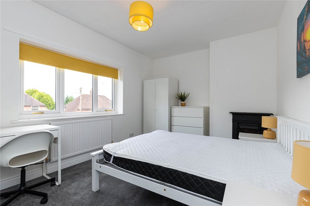 Property photo 1 of 10 Room 1