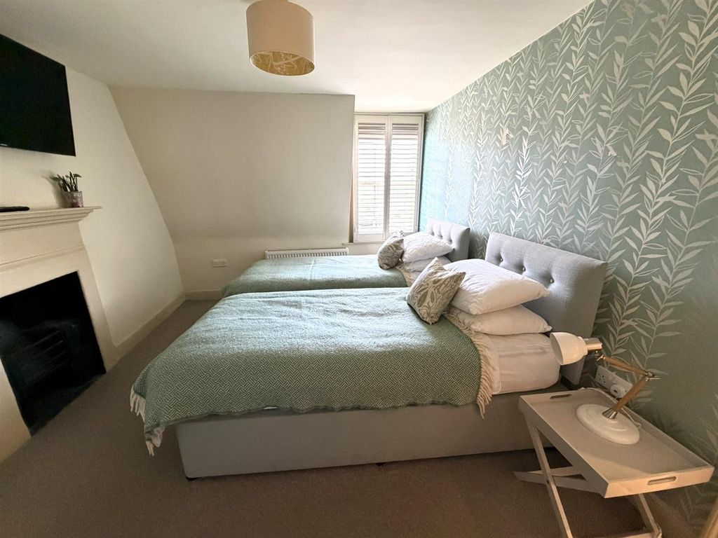 Additional image 12 of 5 bed property to rentSt James's Parade, City Centre, Bath BA1